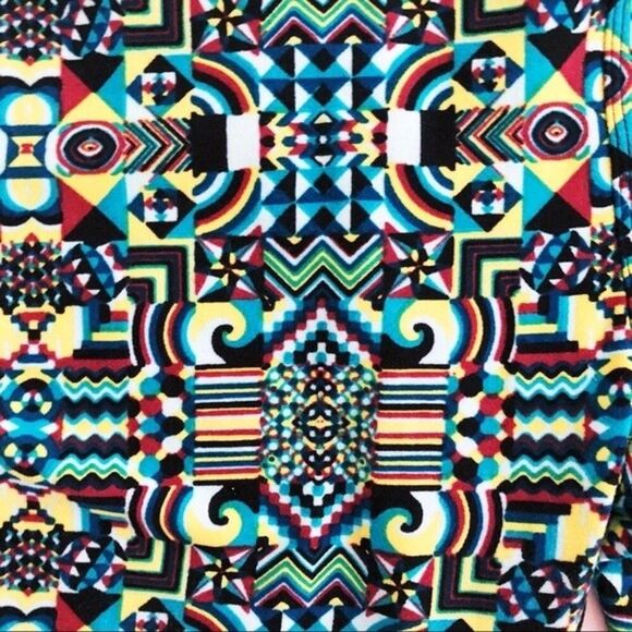 LuLaRoe Geometric Green Cozy Leggings - Picture 3 of 6